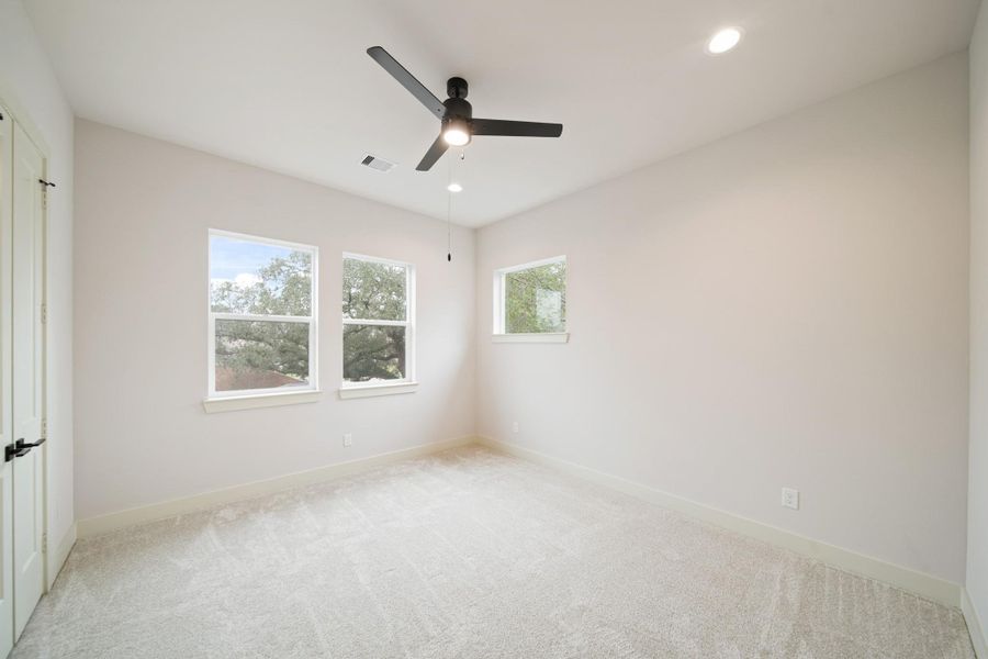 Spacious, unfurnished interior of a new home in , Houston (Image 22).