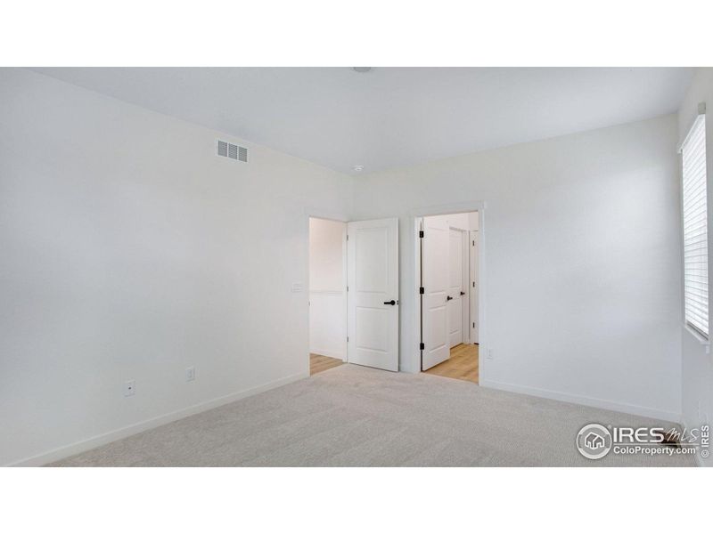 Spacious, unfurnished interior of a new home in Hansen Farm, Fort Collins (Image 25).