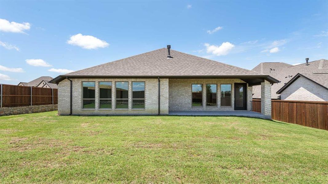 Front exterior of a new home in Talon Hills 60'/70', Fort Worth, TX, highlighting curb appeal (Image 2).