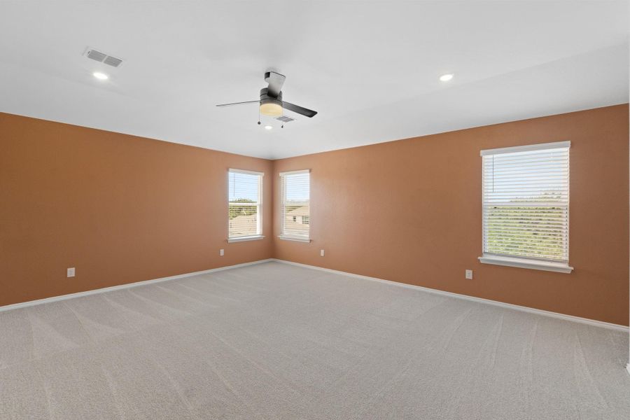 Spacious, unfurnished interior of a new home in River Bluff, Leander (Image 27). Spacious, unfurnished interior of a new home in River Bluff, Leander (Image 27).