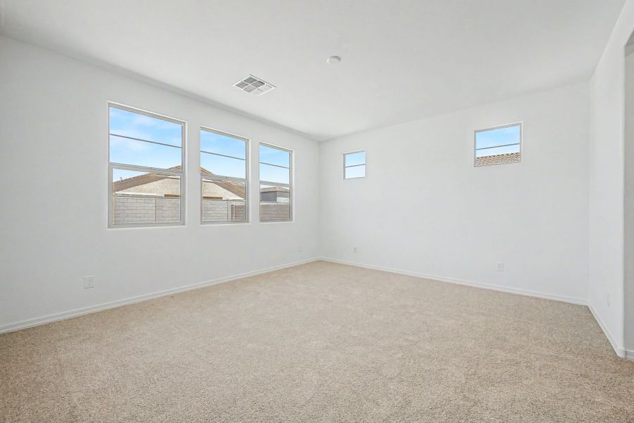 Spacious, unfurnished interior of a new home in Las Ventanas - RV Collection, Goodyear (Image 9).