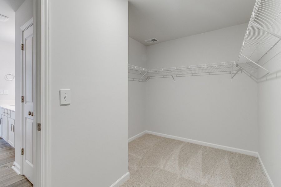 Spacious, unfurnished interior of a new home in Winston Point, Gilbert (Image 24).