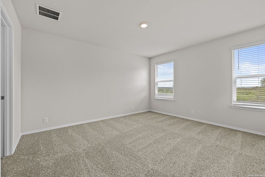 Spacious, unfurnished interior of a new home in Redbird Ranch, San Antonio (Image 11).