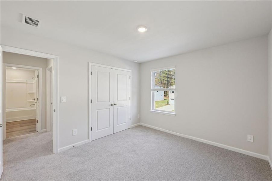 Spacious, unfurnished interior of a new home in The Oaks at Dawson, Dawsonville (Image 22).