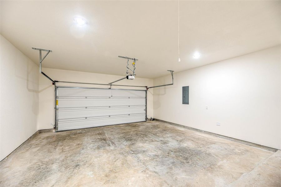 GARAGE 21.5X20 GARAGE 21.5X20