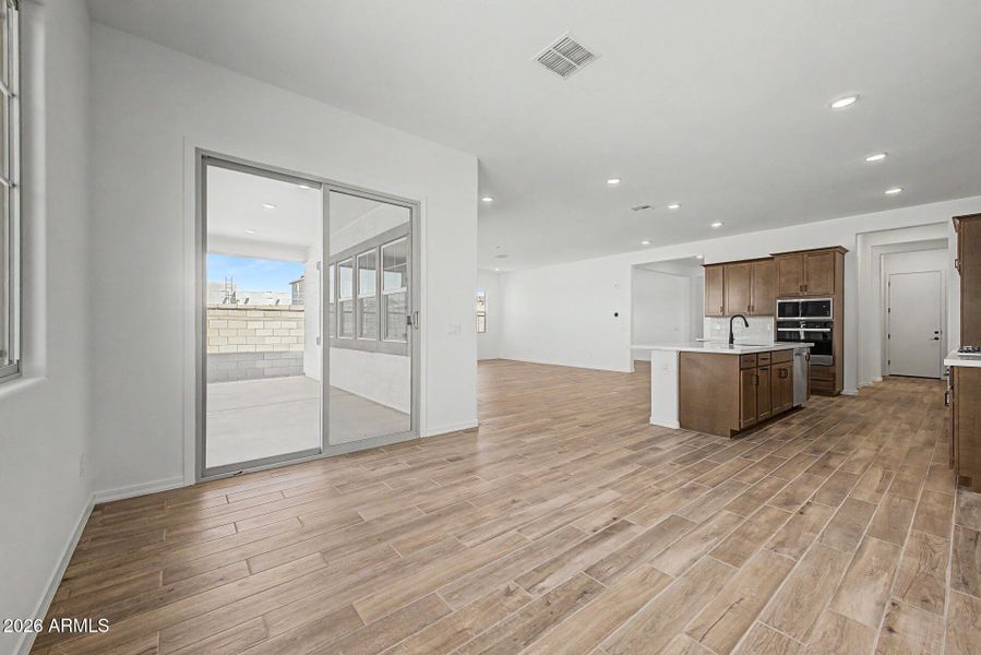PHX_Empire_Lot 7049_Kelly_22700_dining