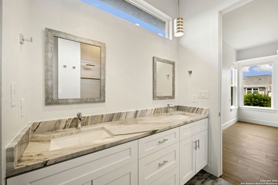 Furnished interior view inside a new home in , Blanco (Image 17).