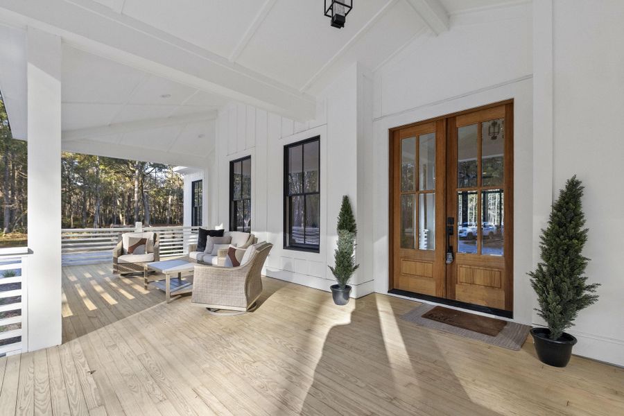 Exterior details and patio area of a home in , Johns Island (Image 4).