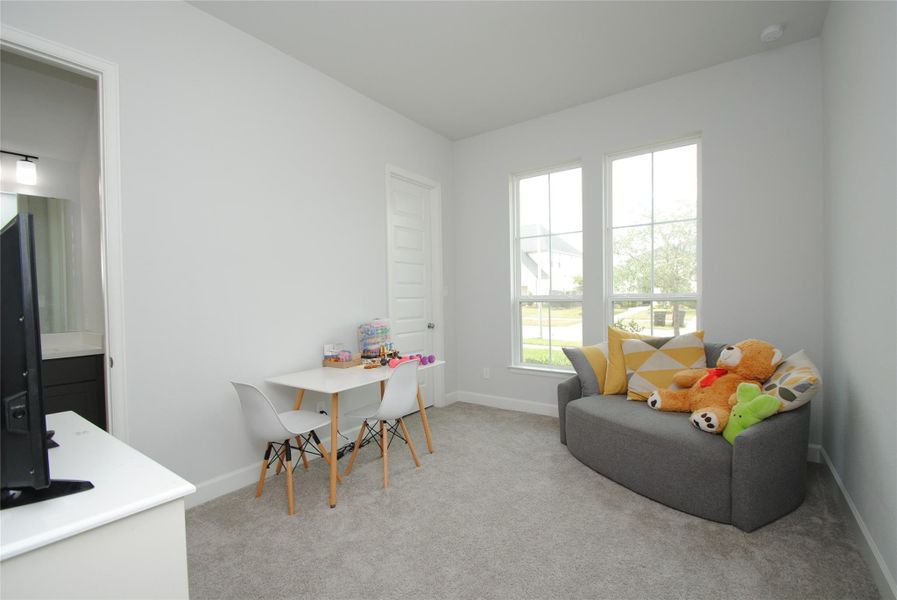 Furnished interior view inside a new home in Cross Creek Ranch, Fulshear (Image 19).