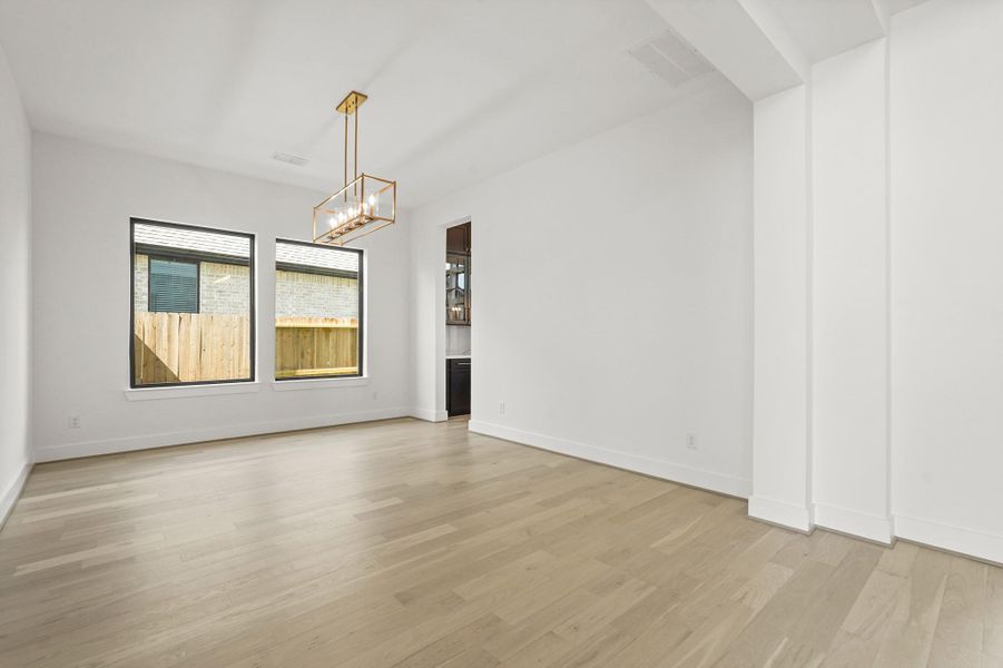 Spacious, unfurnished interior of a new home in Jubilee 45', 70', Hockley (Image 9).