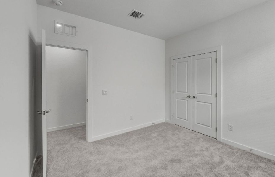 Spacious, unfurnished interior of a new home in Crosswinds, Kyle (Image 16).