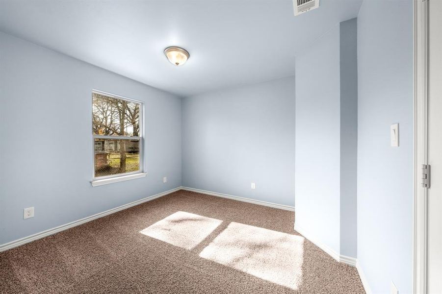 Spacious, unfurnished interior of a new home in , West Tawakoni (Image 19).