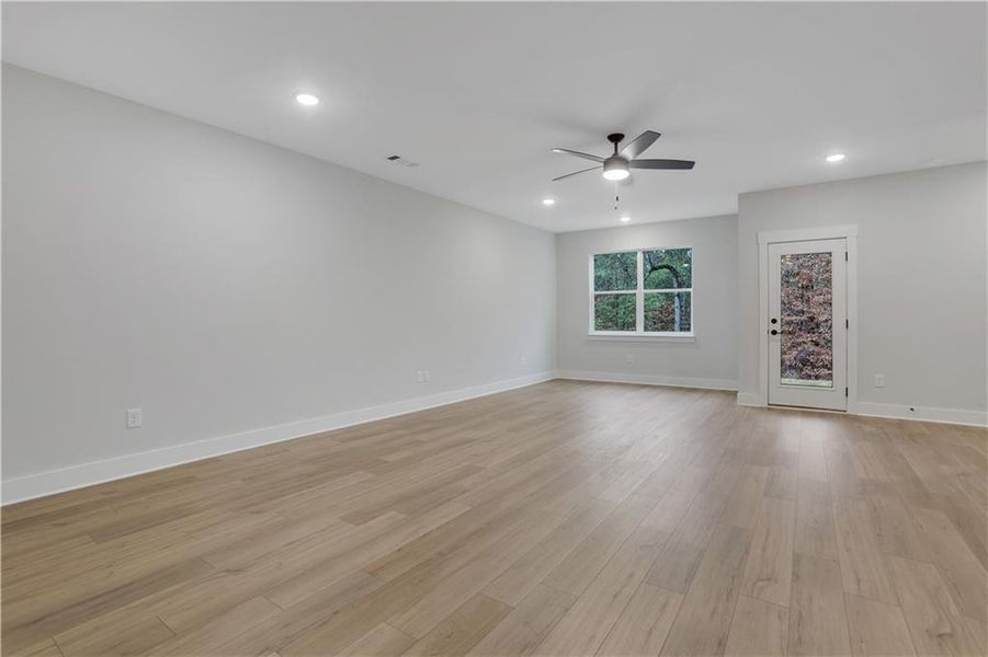Spacious, unfurnished interior of a new home in Cambridge, Flowery Branch (Image 48). Spacious, unfurnished interior of a new home in Cambridge, Flowery Branch (Image 48).