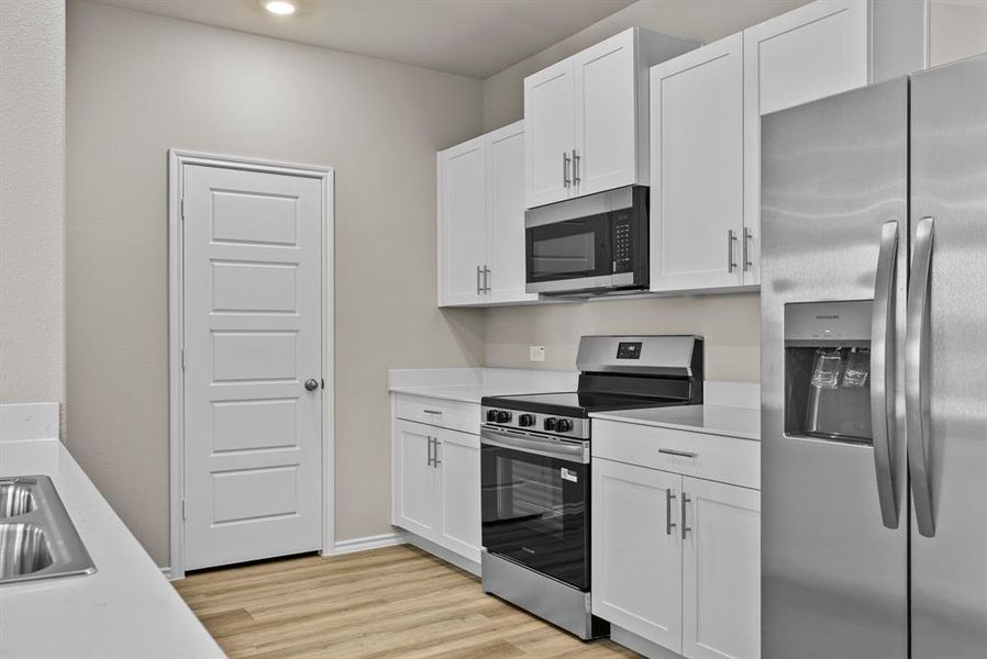 Furnished interior view inside a new home in , Fort Worth (Image 10).