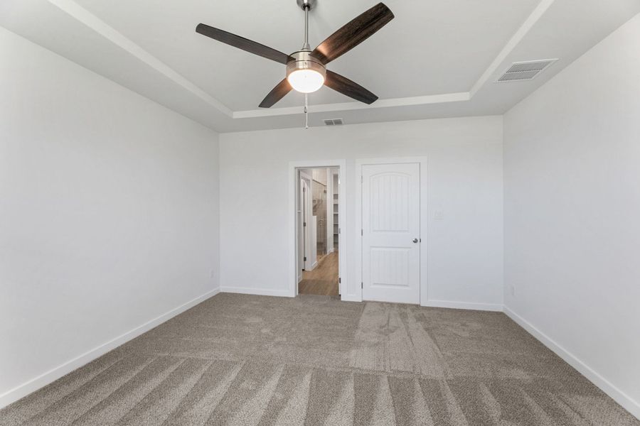 Spacious, unfurnished interior of a new home in Highland Ridge, New Braunfels (Image 22).