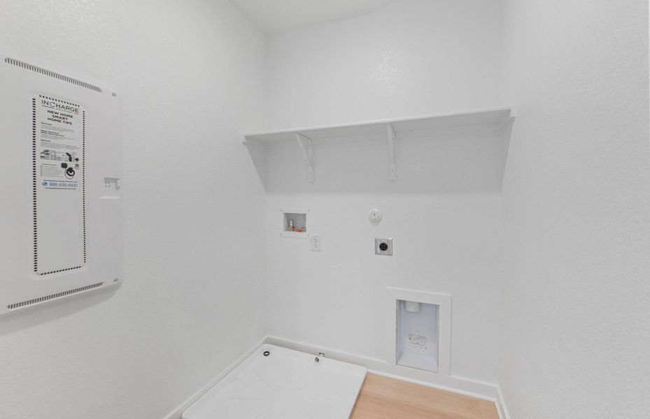 Spacious, unfurnished interior of a new home in Larson Crossing, Elgin (Image 18).