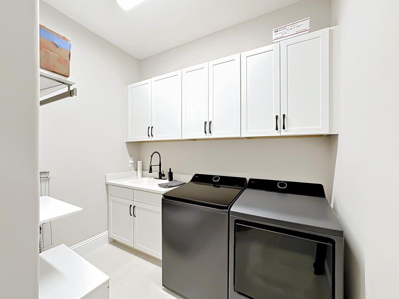9244 SW Pinnacle Laundry Room