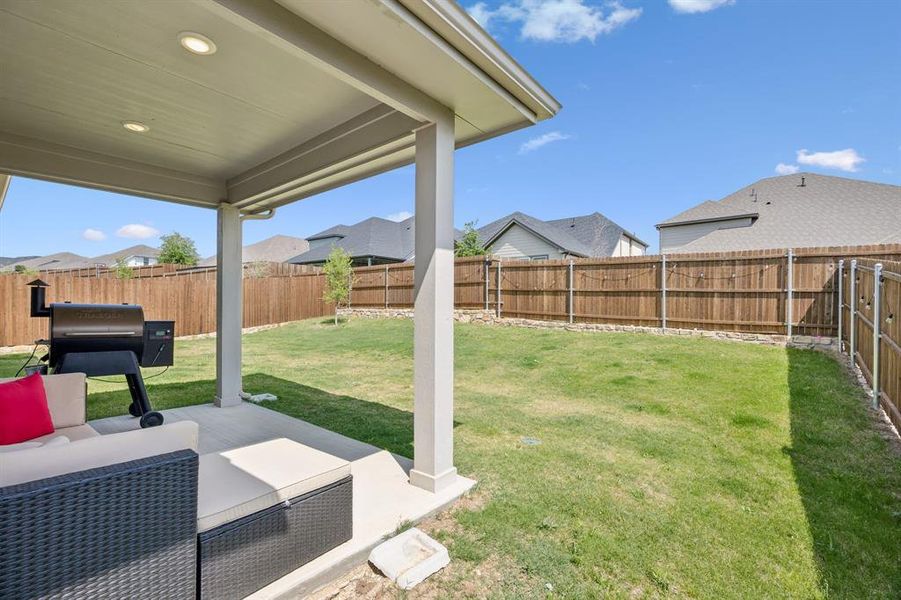 Exterior details and patio area of a home in Cibolo Hills, Fort Worth (Image 19).