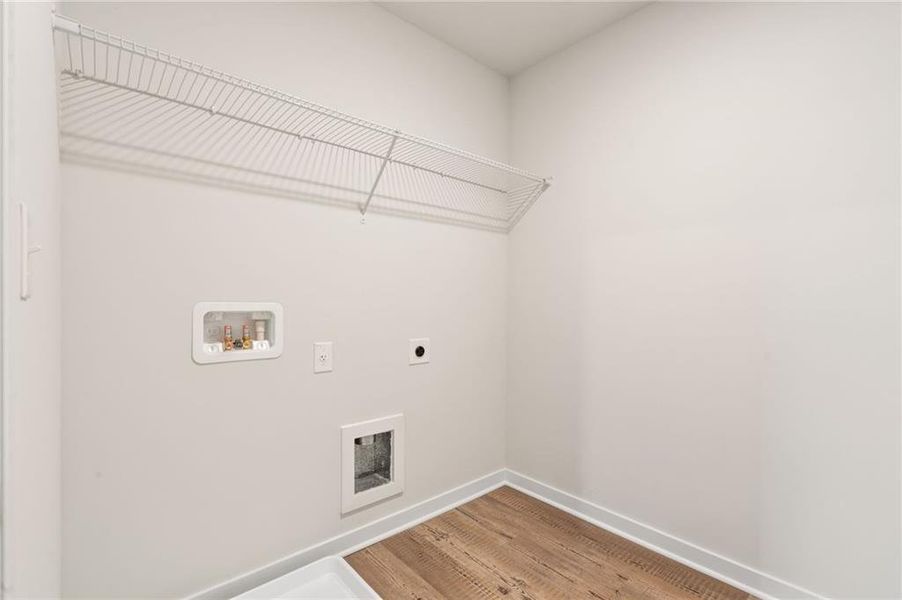 Spacious, unfurnished interior of a new home in Walker Grove, McDonough (Image 19).