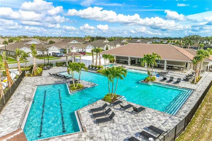 Community amenities in Central Parc, North Port (Image 19).