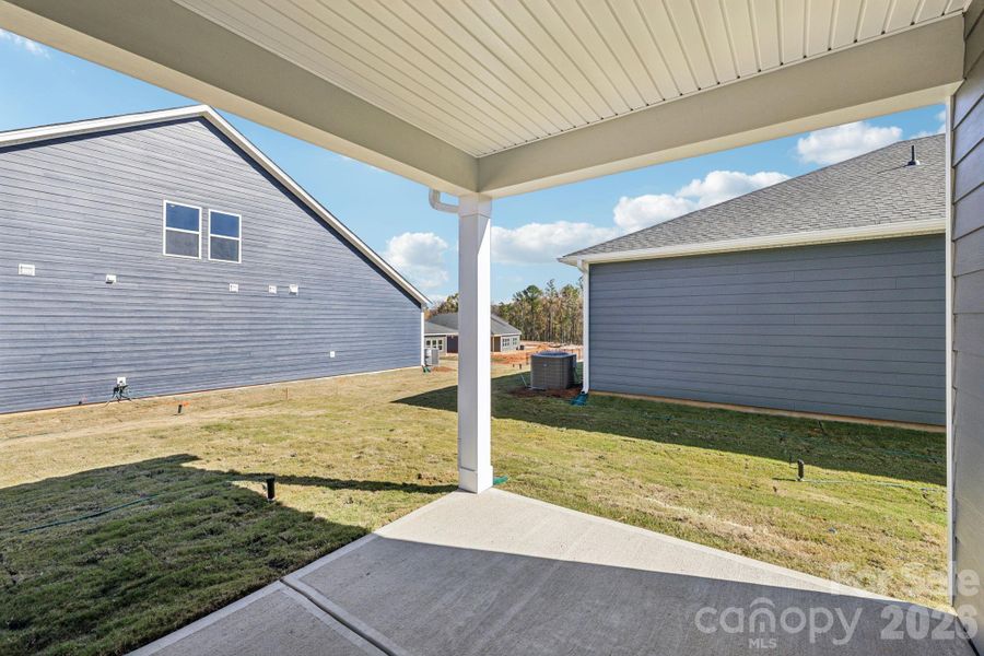 Photo is not of the actual home, but is an inspirational photo of builder’s model home and may depict options, furnishings, and/or decorator features that are not included