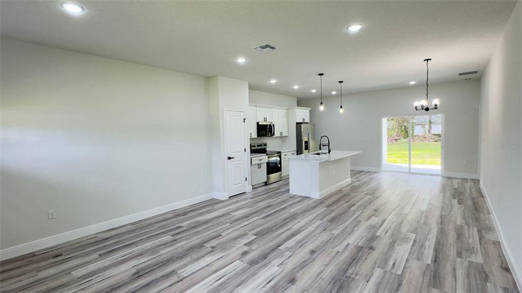 Spacious, unfurnished interior of a new home in , Citrus Springs (Image 15).