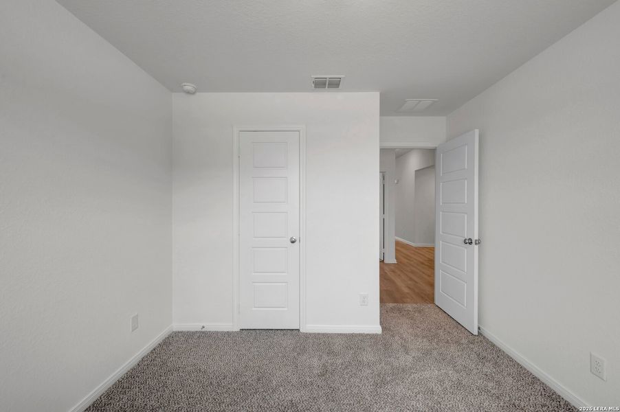 Spacious, unfurnished interior of a new home in Greenspoint Heights, Seguin (Image 39).