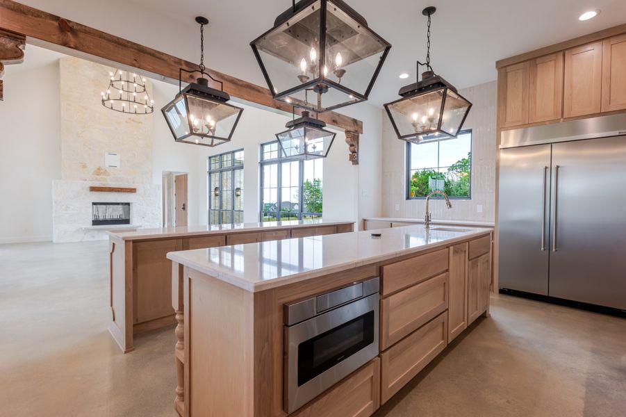 Furnished interior view inside a new home in Eagles Bluff, Weatherford (Image 8).