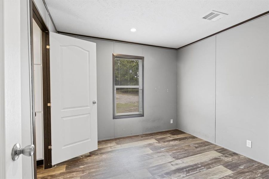 Spacious, unfurnished interior of a new home in , Mount Pleasant (Image 16).