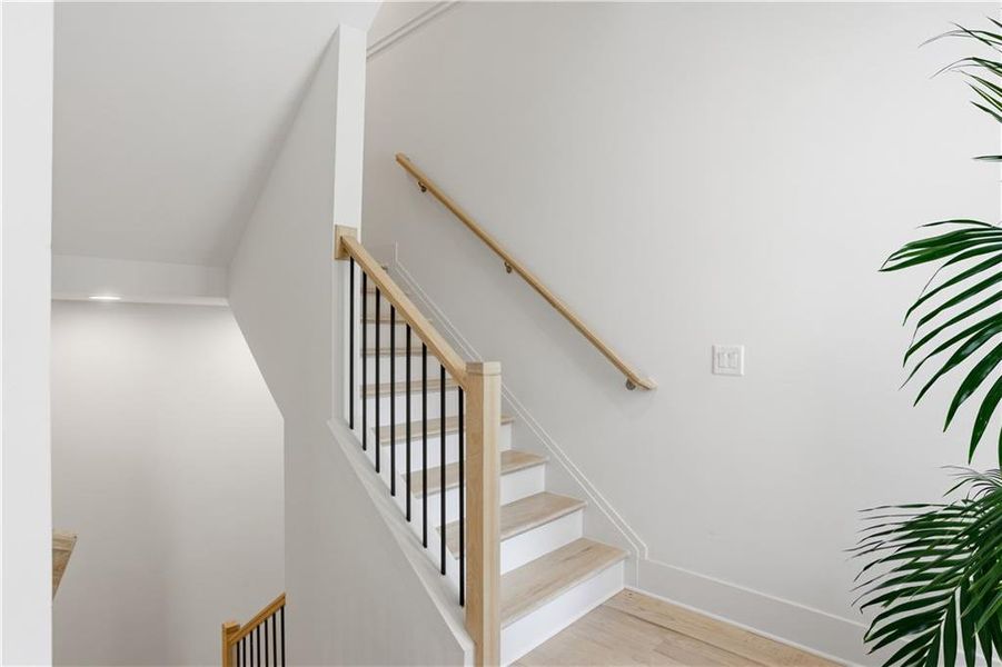 Spacious, unfurnished interior of a new home in , Atlanta (Image 19).