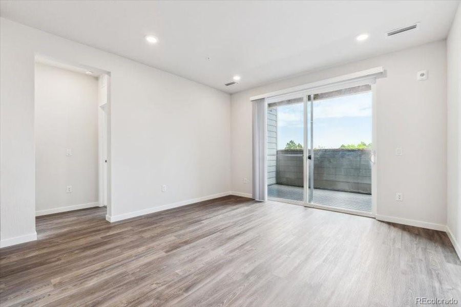 Spacious, unfurnished interior of a new home in Condo Collection at Grand Vue at Interlocken, Broomfield (Image 8). Spacious, unfurnished interior of a new home in Condo Collection at Grand Vue at Interlocken, Broomfield (Image 8).