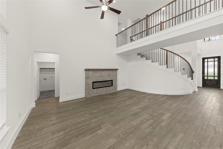 14. 1313 Overton - Family (3) 14. 1313 Overton - Family (3)