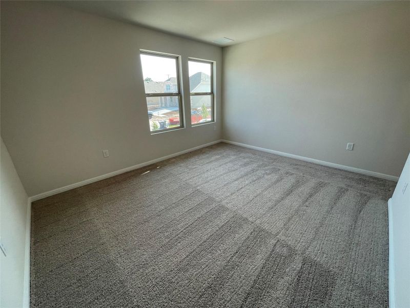 Spacious, unfurnished interior of a new home in Covered Bridge, Hutto (Image 30).