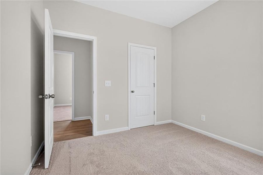 Spacious, unfurnished interior of a new home in Southbend, Rome (Image 24).