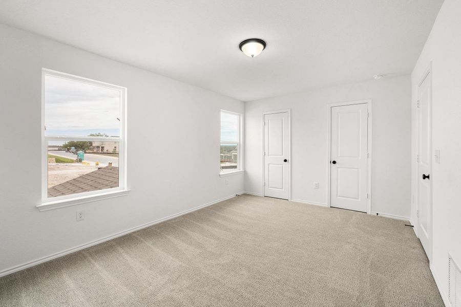 Spacious, unfurnished interior of a new home in Creekside at Estancia, Austin (Image 10).