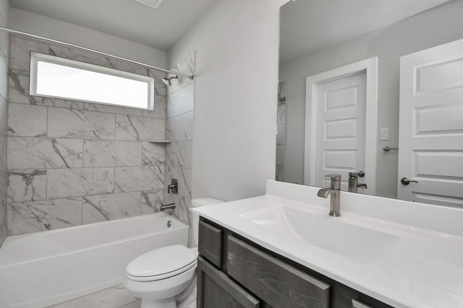 Sample photo of completed home with similar floor plan. Actual colors and selections may vary. Sample photo of completed home with similar floor plan. Actual colors and selections may vary.