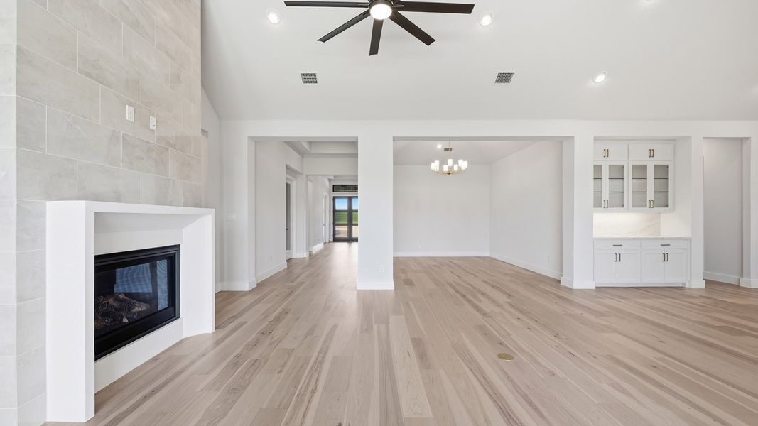 Spacious, unfurnished interior of a new home in Bristol Valley, Heath (Image 16).
