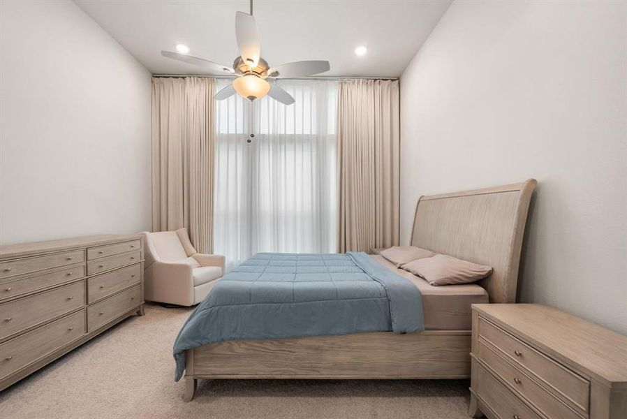 Furnished interior view inside a new home in , Frisco (Image 15).