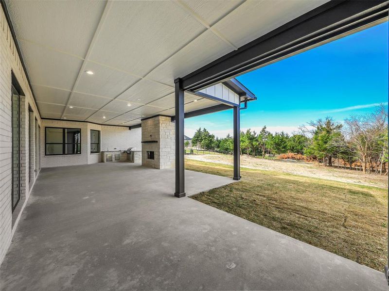 Exterior details and patio area of a home in , Gunter (Image 29).
