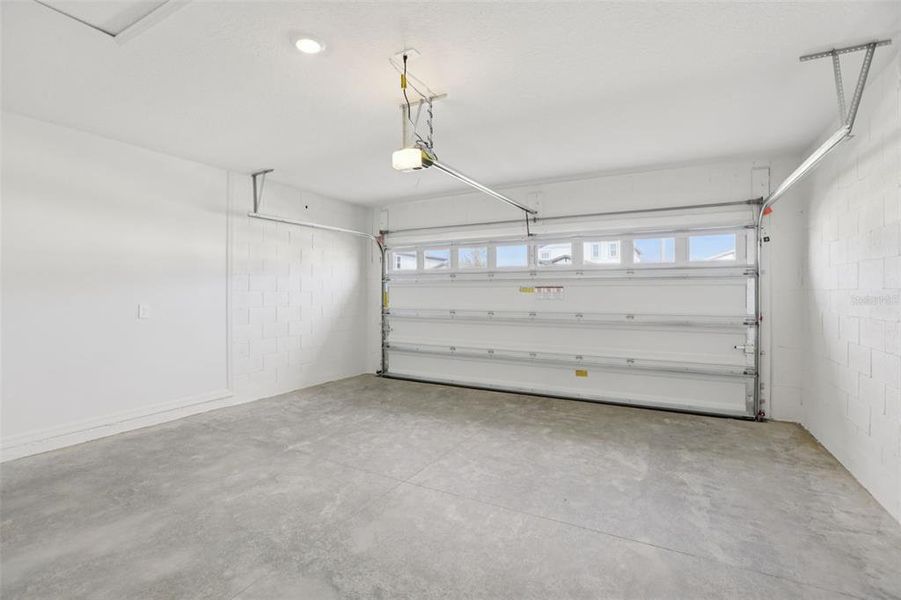 Spacious, unfurnished interior of a new home in Springs at Lake Alfred - Classic Series, Lake Alfred (Image 40).