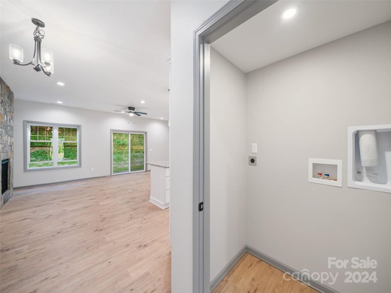 Laundry on Main as well as on upper level in full laundry room Laundry on Main as well as on upper level in full laundry room