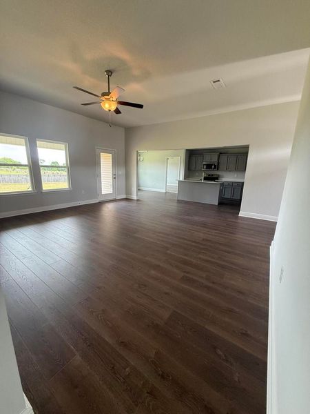 Spacious, unfurnished interior of a new home in Ashton View, Crestview (Image 9).