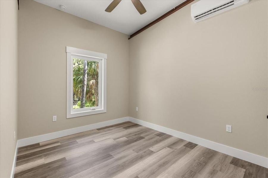 Spacious, unfurnished interior of a new home in , Homosassa (Image 18).