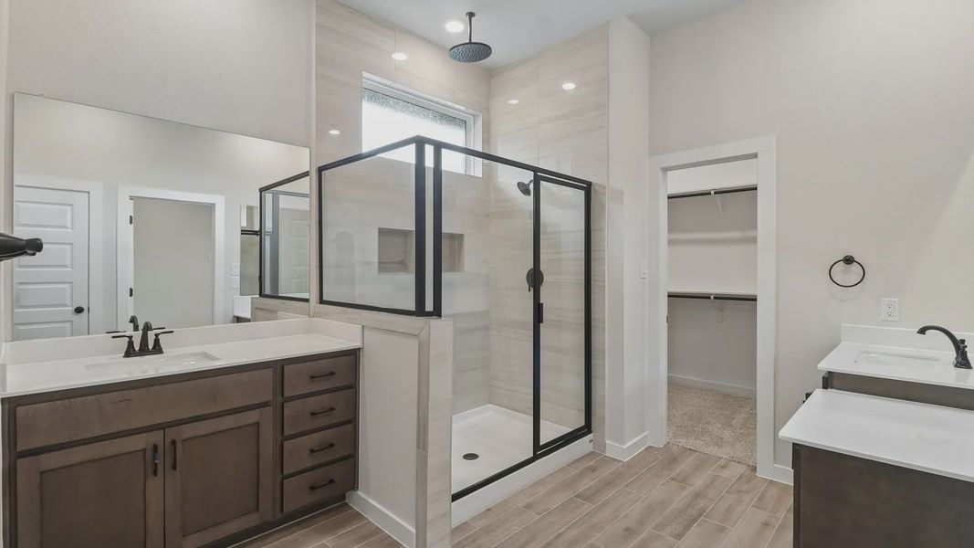 Furnished interior view inside a new home in Meyer Ranch 45's, New Braunfels (Image 7).