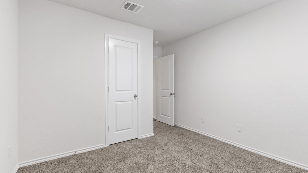 Representative unfurnished interior of a home built from the Florence by D.R. Horton in Blaire Lake, Tyler (Image 10).