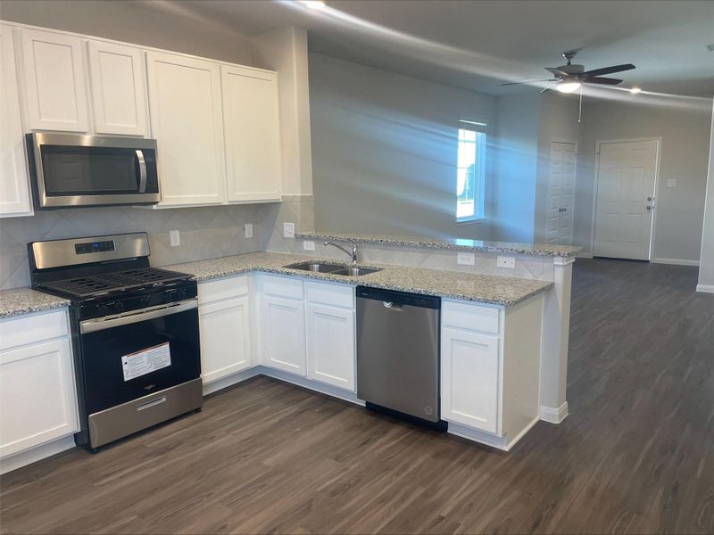 Furnished interior view inside a new home in River's Edge, Conroe (Image 10). Furnished interior view inside a new home in River's Edge, Conroe (Image 10).