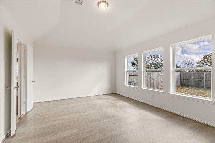 Spacious, unfurnished interior of a new home in Coastal Point, League City (Image 21).