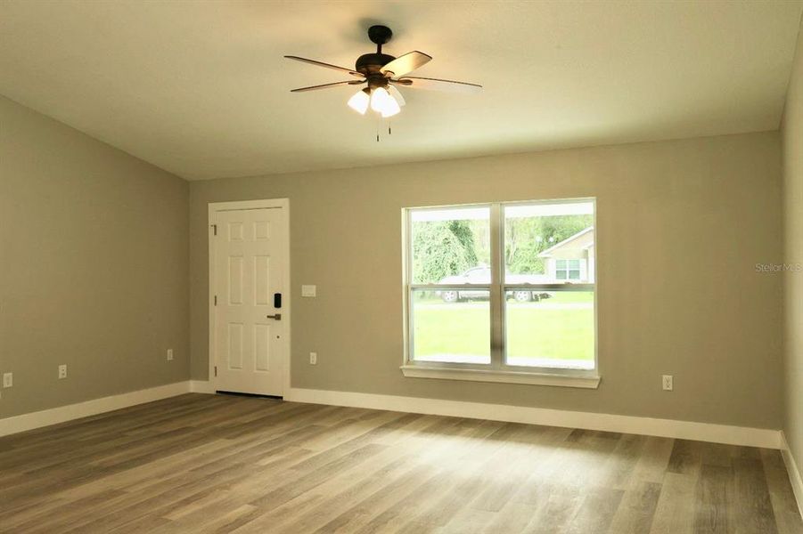 Spacious, unfurnished interior of a new home in , Ocklawaha (Image 8).