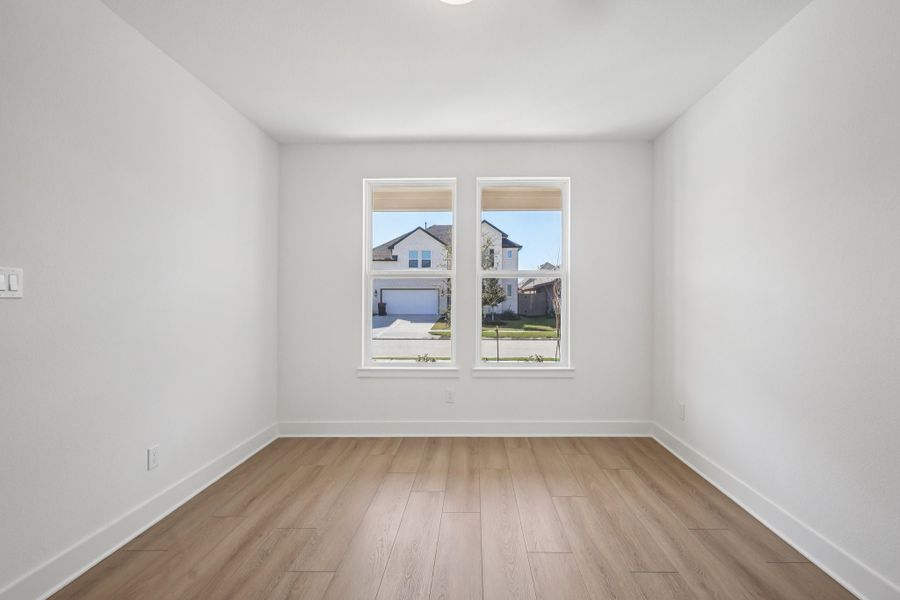 Spacious, unfurnished interior of a new home in Oakberry Trails, Waller (Image 6).