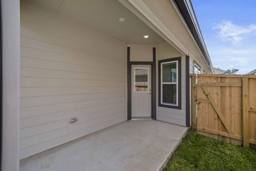 Exterior details and patio area of a home in Woodforest, Montgomery (Image 4). Exterior details and patio area of a home in Woodforest, Montgomery (Image 4).